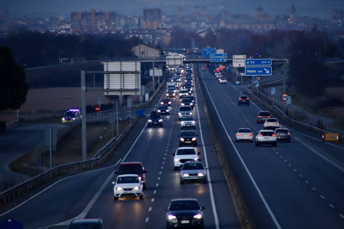 Fi a l'operació retorn del pont de la Puríssima després d'hores de cues quilòmetriques