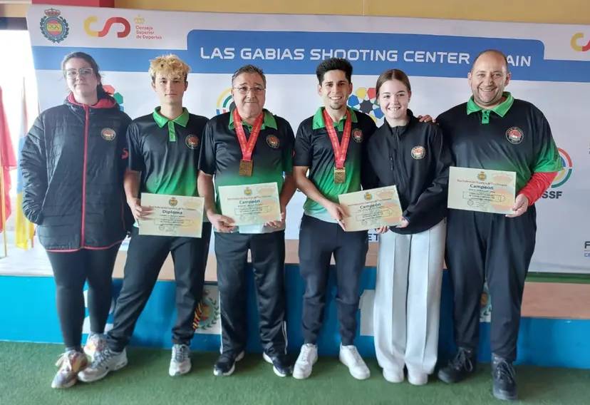 Els representants del Tir Sabadell que van ser a las Gabias - CEDIDA