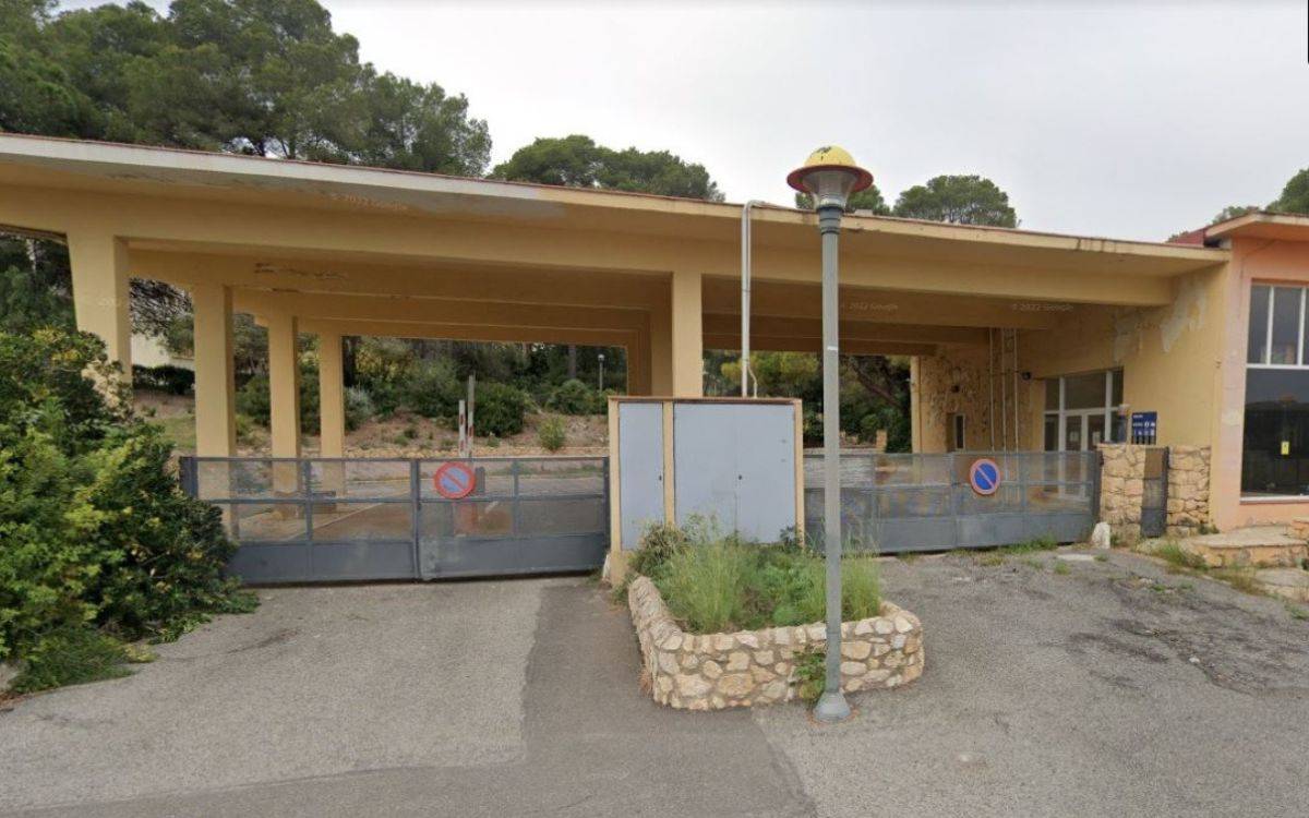 L'antiga recepció de la Ciutat Residencial i les pistes esportives ja són de l'Ajuntament de Tarragona