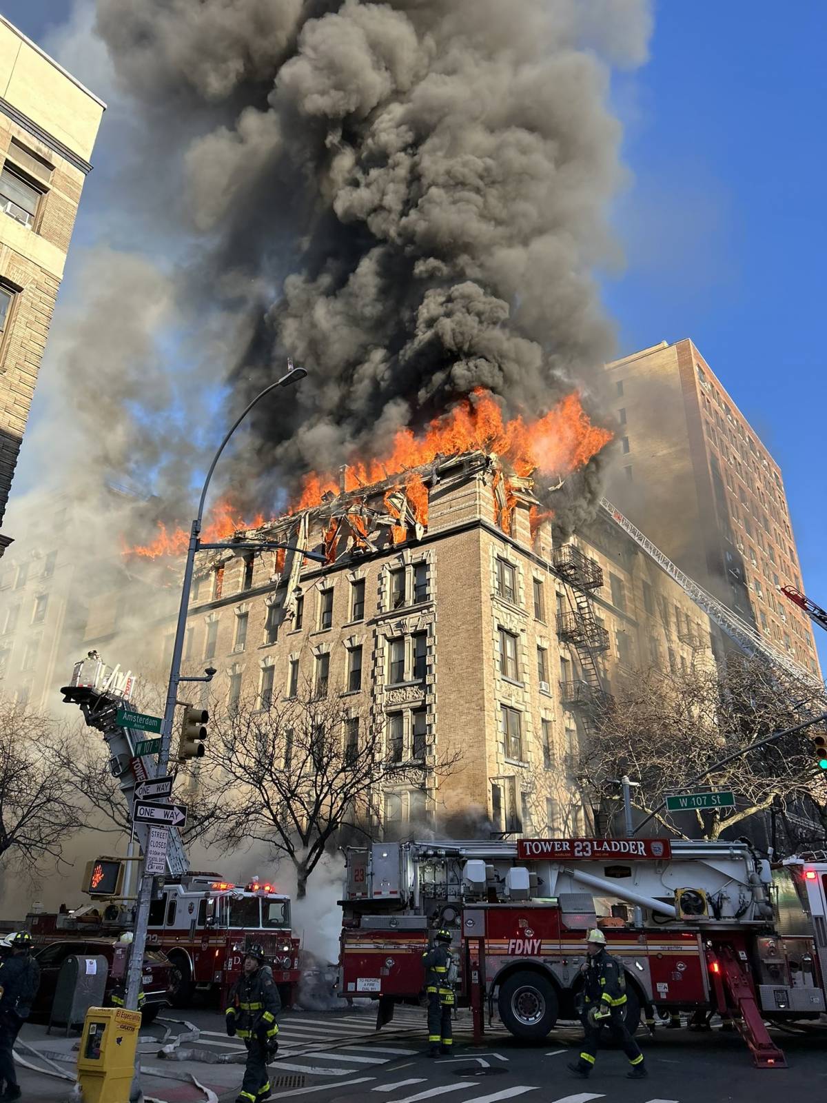L'edifici incendiat quest dimarts al matí a Manhattan - FDNY
