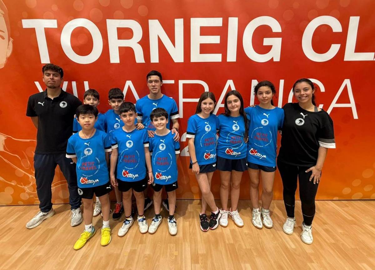 Palistes de l`entitat, en un dels dies del torneig - CEDIDA Palistes de l`entitat, en un dels dies del torneig