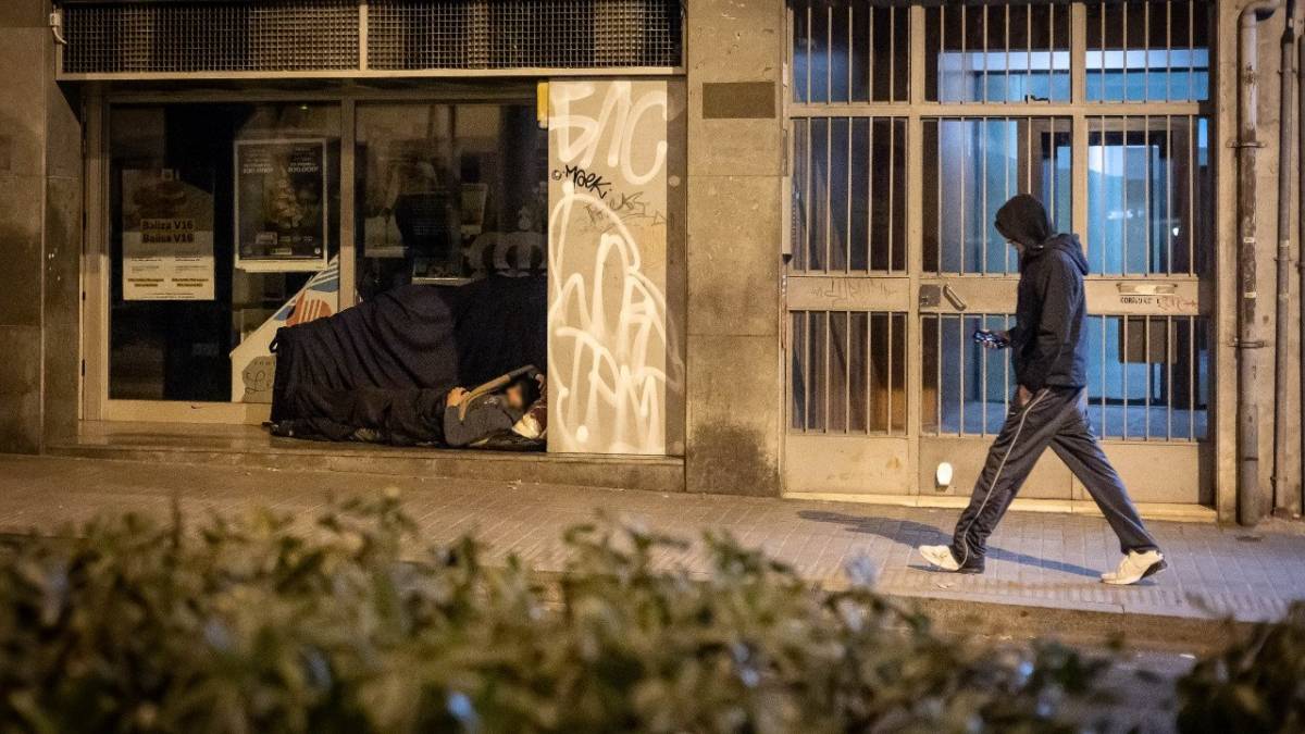 Gairebé 2.000 persones ja dormen al carrer a Barcelona