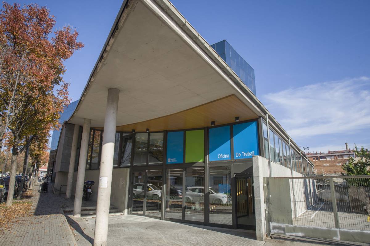 L'atur es redueix entre les persones amb menys formació a Terrassa