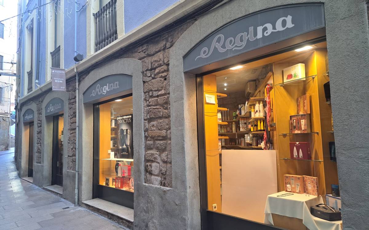 Tanca la històrica perfumeria Regina de Manresa després de més de 77 anys