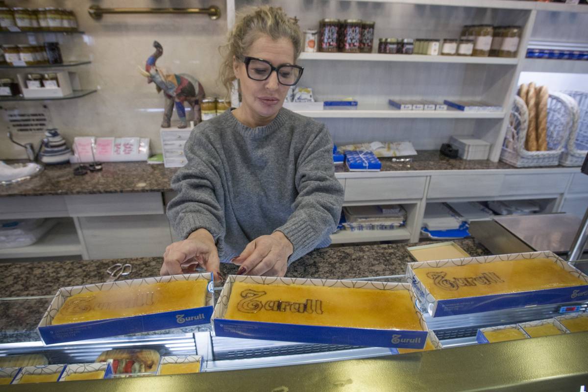 Elaboració del torró artesà de crema, a la Pastisseria Turull - NEBRIDI ARÓZTEGUI Elaboració del torró artesà de crema, a la Pastisseria Turull
