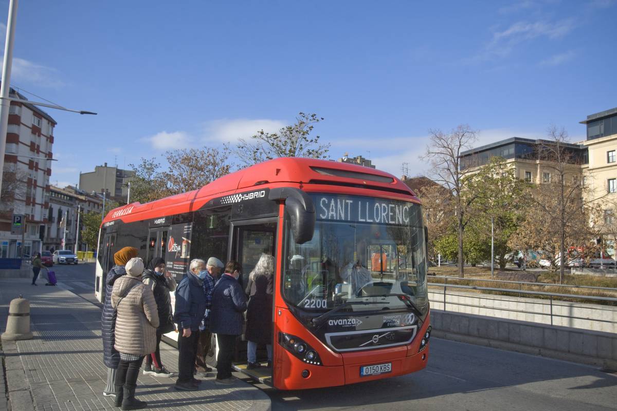 El bus congela tarifes a l’espera de l’Estat