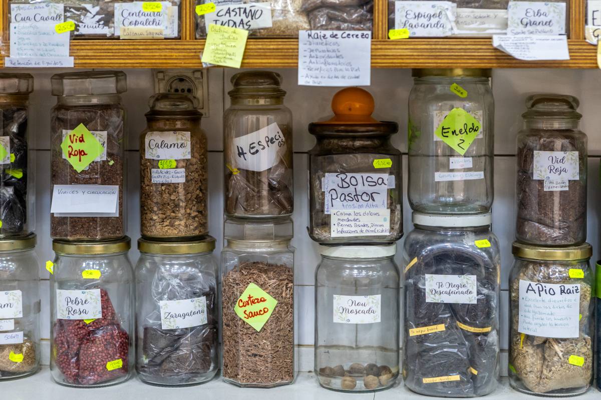 Herbes de l`herboristeria Rafart - JUANMA PELÁEZ Herbes de l`herboristeria Rafart