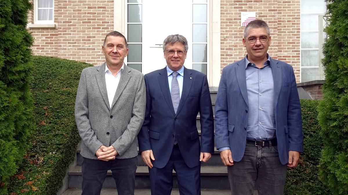 Puigdemont i Otegi refermen la col·laboració davant la «complexitat» política a l'Estat
