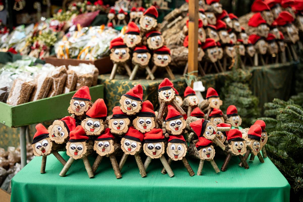 La fira de Santa Llúcia de Barcelona, més de 200 anys mantenint l'esperit nadalenc