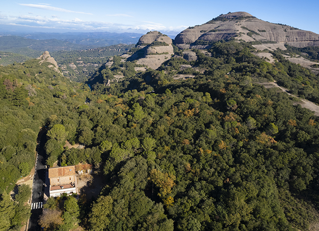 Centre d'Informació de coll d'Estenalles, al Parc Natural de Sant Llorenç del Munt i l'Obac. <br ></a>Autor: Iñaki Relanzón - Arxiu