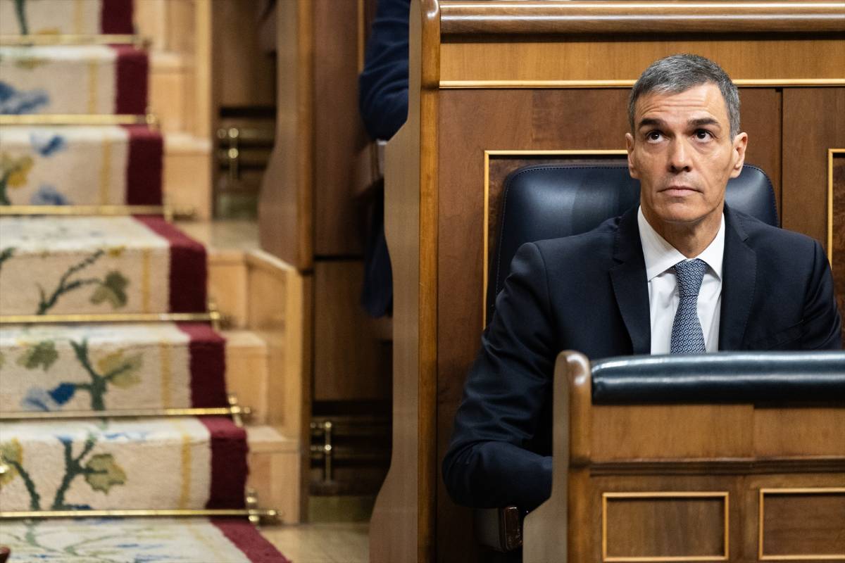 La dimissió d'un membre de la direcció per denúncies d'assetjament agreuja la crisi al PSOE
