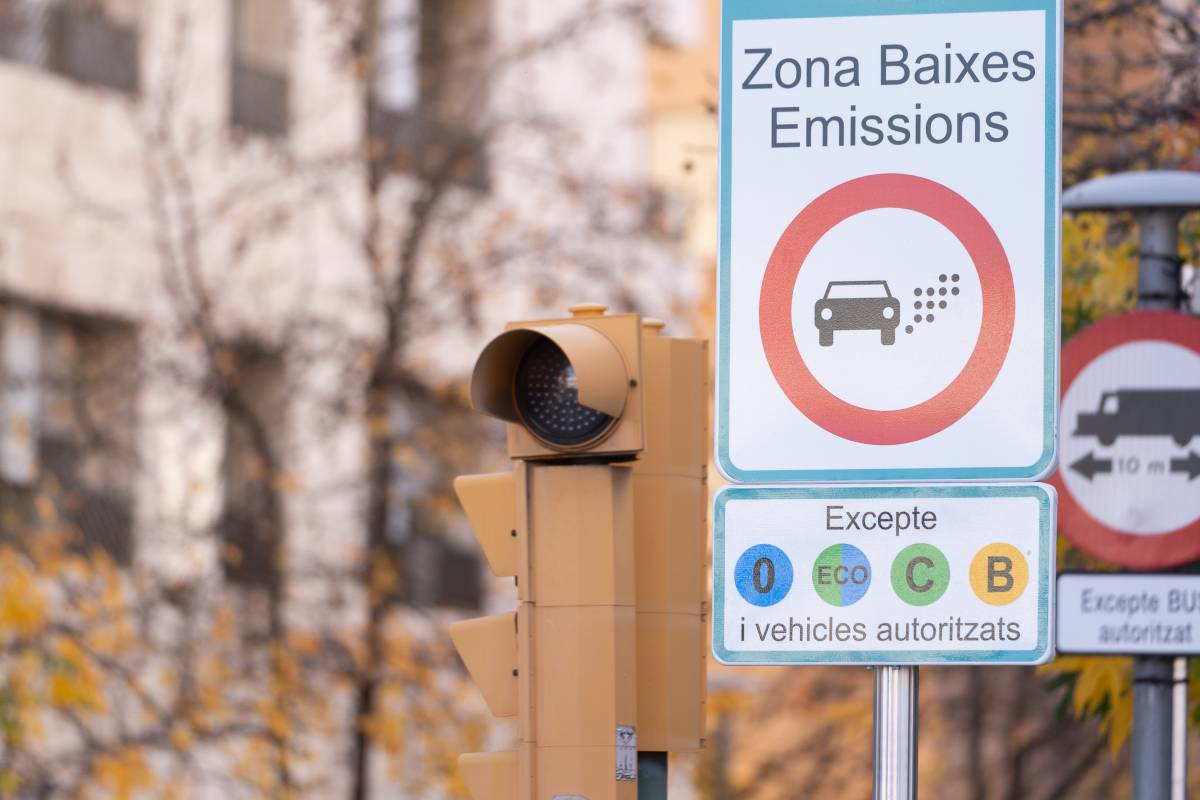 Cartell de zona de baixes emissions (ZBE) - David Chao Cartell de zona de baixes emissions (ZBE)