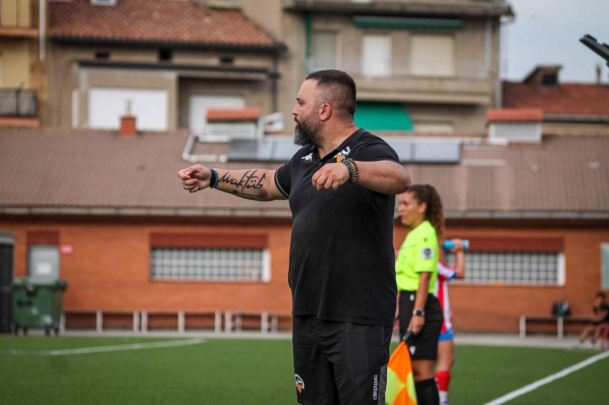 El tècnic arlequinat donant indicacions - Cedida El tècnic arlequinat donant indicacions