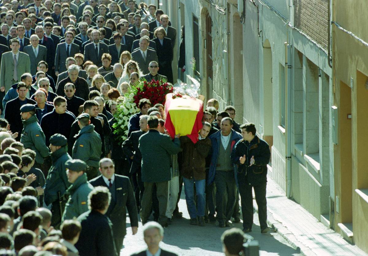 Funeral de Paco Cano a Viladecavalls - NEBRIDI ARÓZTEGUI Funeral de Paco Cano a Viladecavalls
