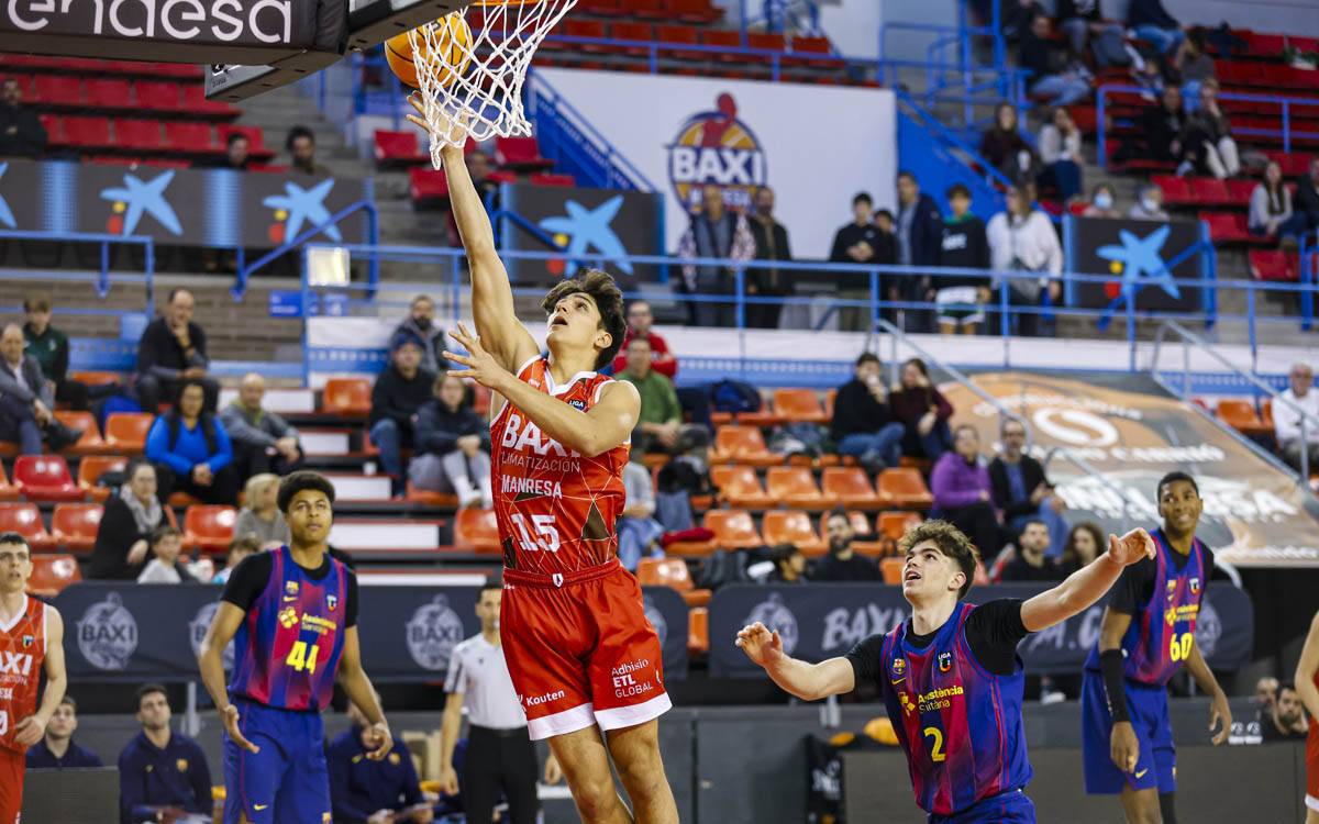 El Baxi Manresa júnior sorprèn el Barça líder al Nou Congost amb una victòria de mèrit