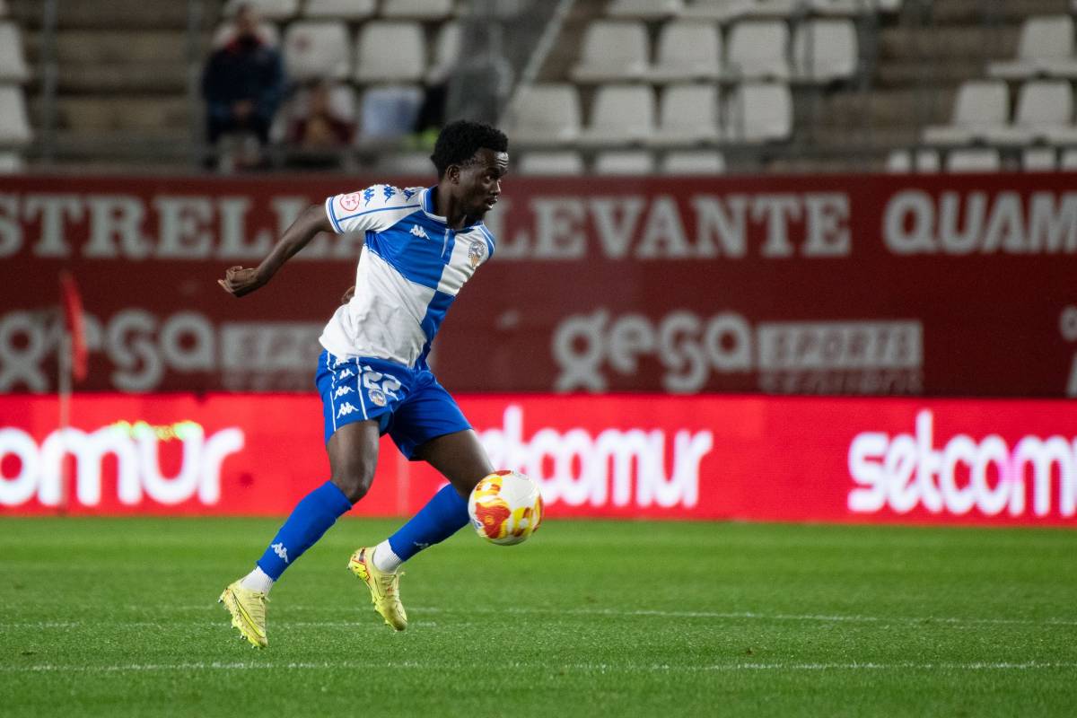 Quadri, en una acció del duel - CES Quadri, en una acció del duel
