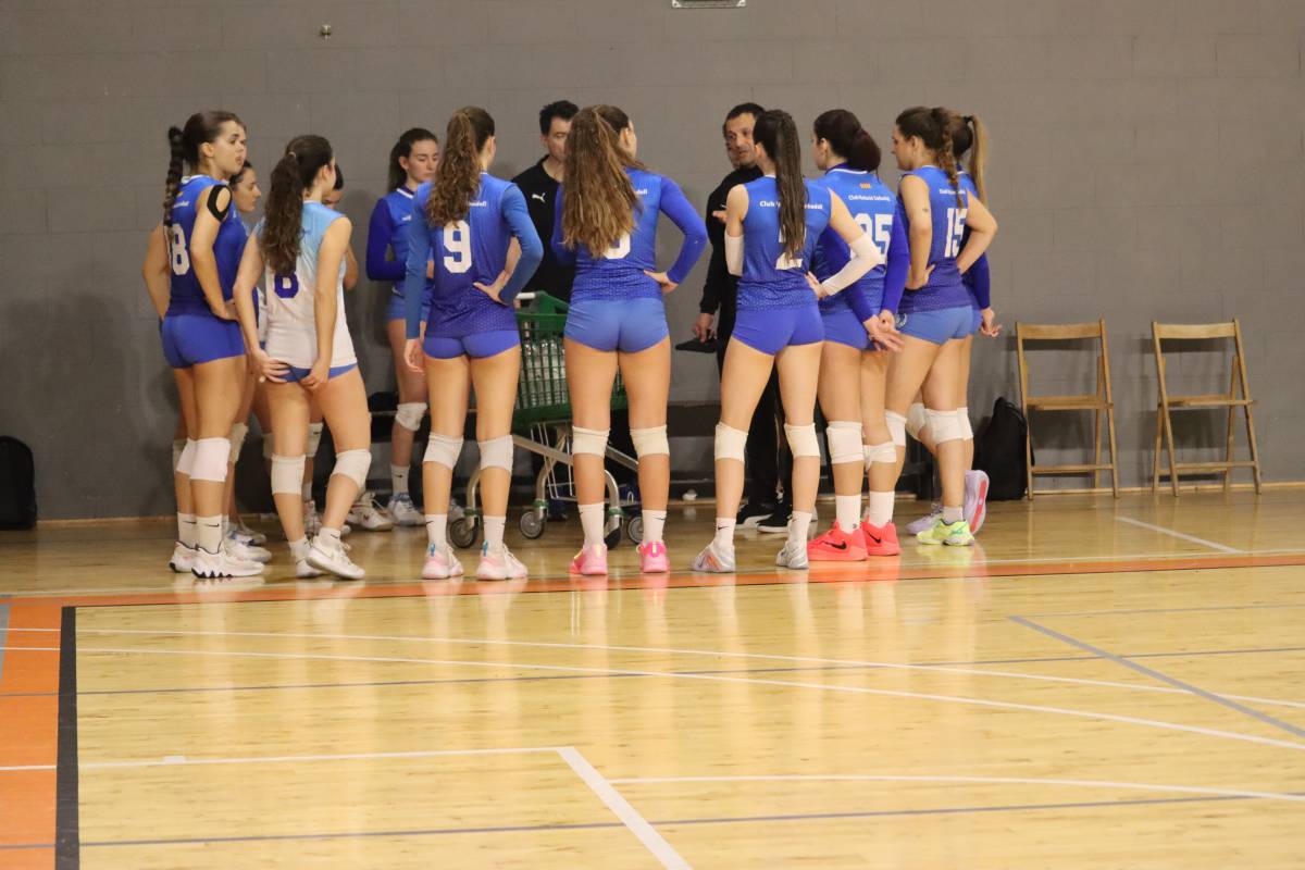 El CNS Vòlei femení guanya i recupera el lideratge a Primera Nacional
