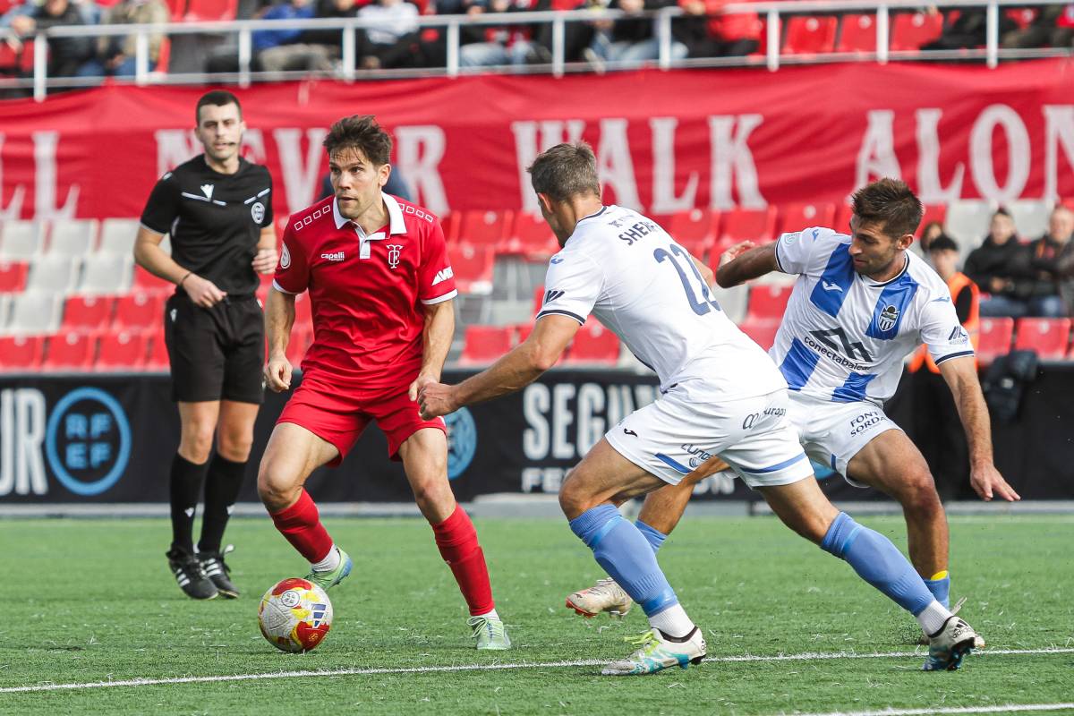 Gil Muntadas, autor del segon dels locals, en una acció de la primera meitat - Lluís Clotet Gil Muntadas, autor del segon dels locals, en una acció de la primera meitat