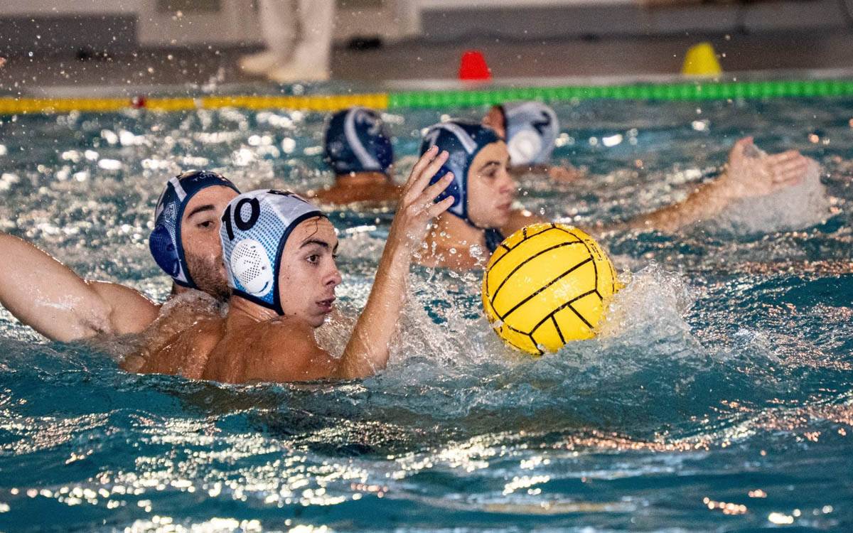 El CN Manresa supera el Real Canoe en un final d'infart i consolida la quarta posició