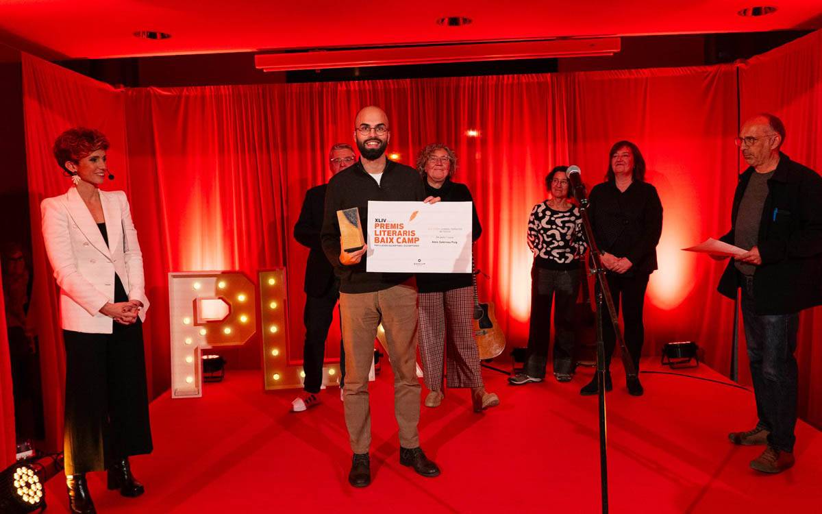 Aleix Solernou guanya el Premi Gabriel Ferrater amb un poemari sobre la guerra a Gaza