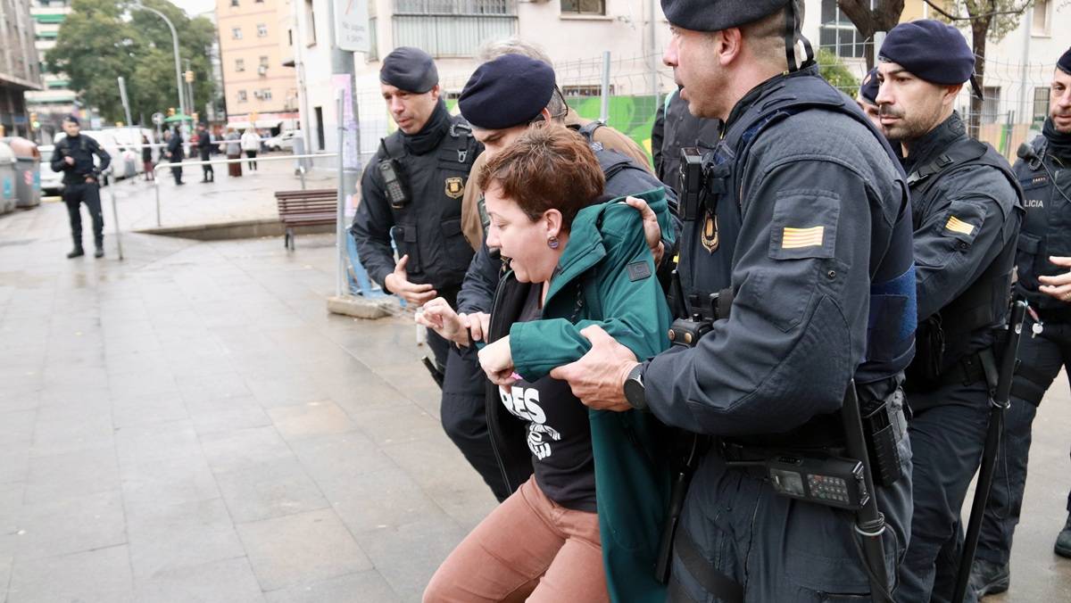 Xoc entre ERC i els Mossos per la visita de Felip VI a l'Hospitalet de Llobregat