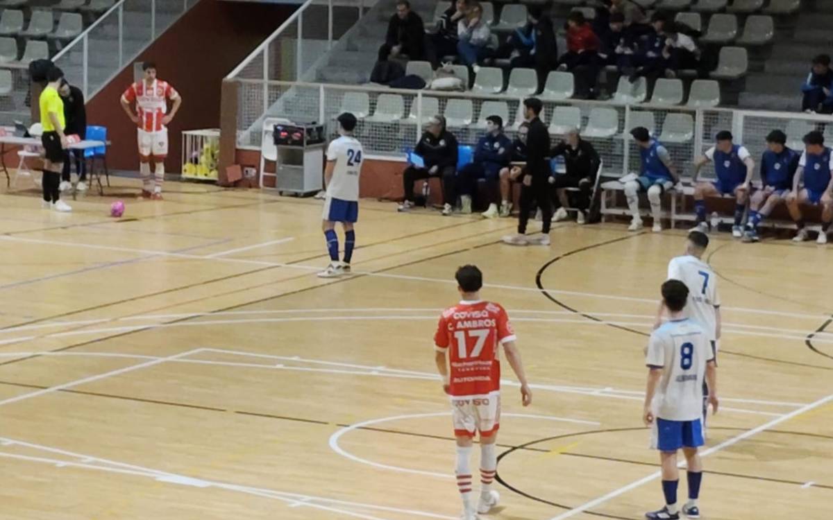 Covisa Manresa visita Industrias Santa Coloma B buscant acostar-se a la permanència