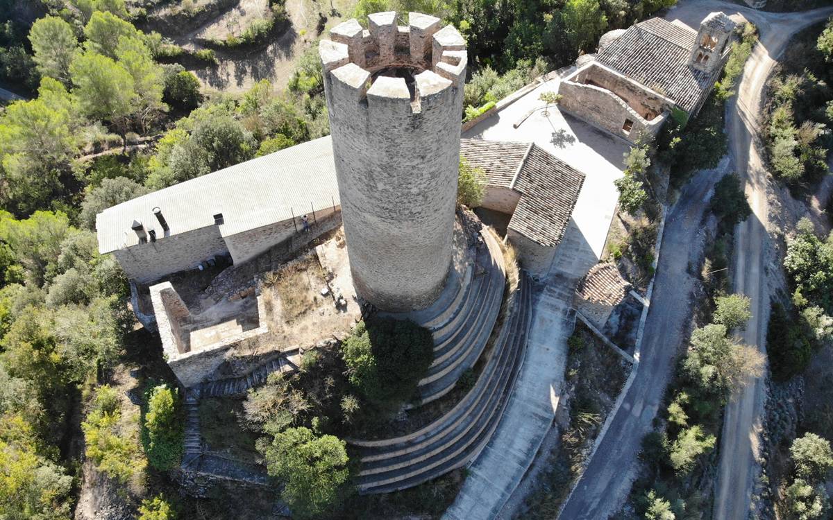 La Diputació lliura a Sant Mateu de Bages el projecte per millorar l'accés al castell de Coaner