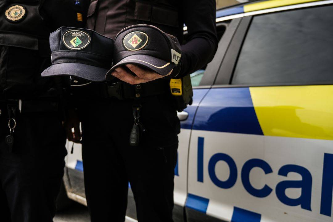 Enxampen un lladre que forçava vehicles aparcats a l'espai públic