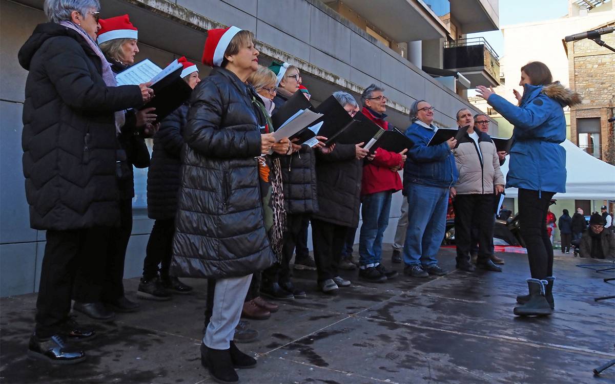 La Fira de Nadal i Entitats omple de vida el centre de Súria i reparteix els premis nadalencs