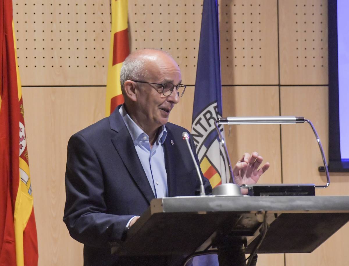 El soci durant l`acte de celebració del 120è aniversari del club - Lluís Franco El soci durant l`acte de celebració del 120è aniversari del club