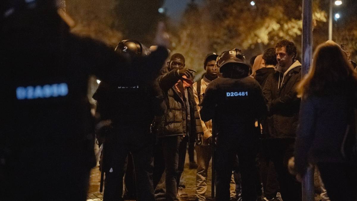 En marxa el desnonament més multitudinari vist mai a Catalunya: 400 persones expulsades a Badalona