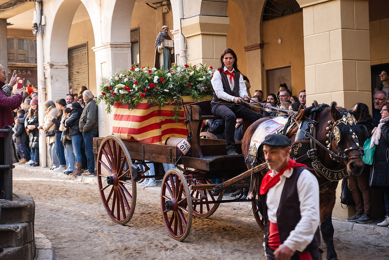 Valls presenta les novetats de la festa Sant Antoni amb un recorregut dels Tres Tombs modificat