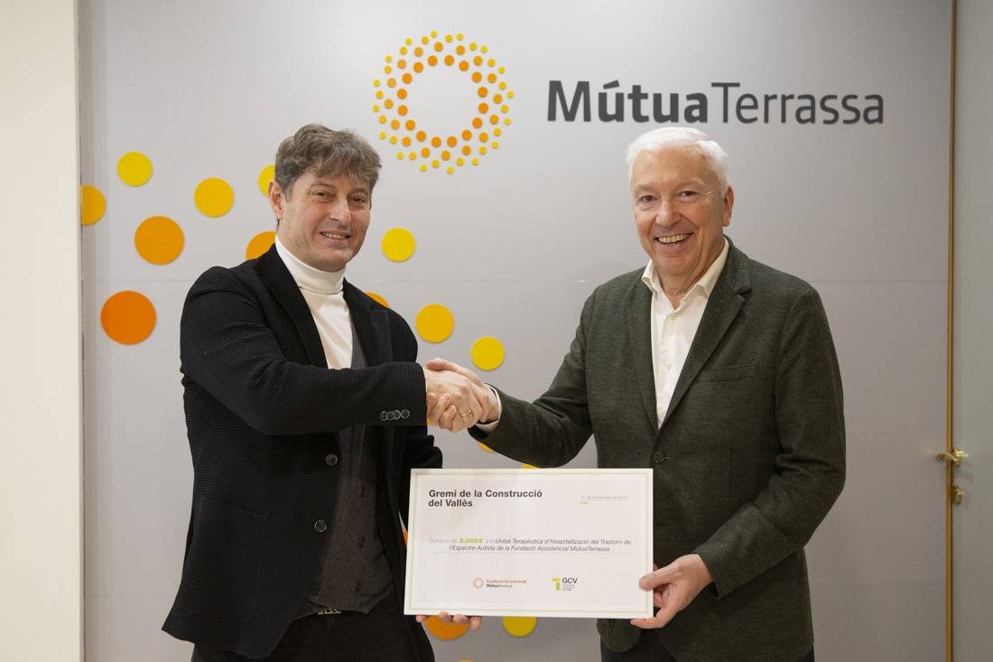 El Gremi de la Construcció dona 3.000 euros per donar suport a famílies amb infants hospitalitzats amb TEA