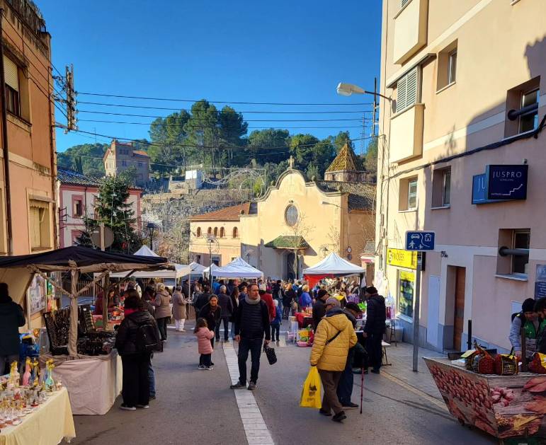 Fira de Santa Llúcia amb tió i ambaixador reial a Sant Llorenç