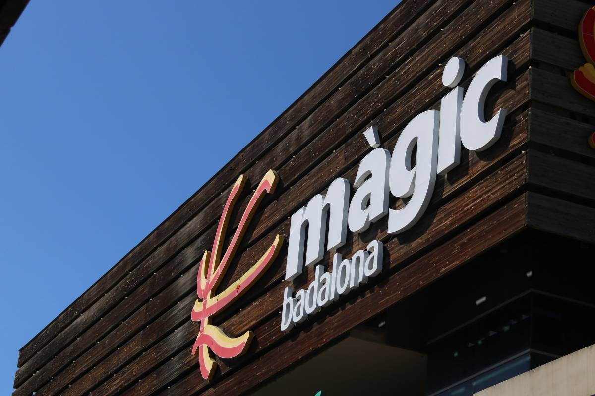 Expulsen de l'Estat l'home que va atacar amb una destral al Màgic Badalona