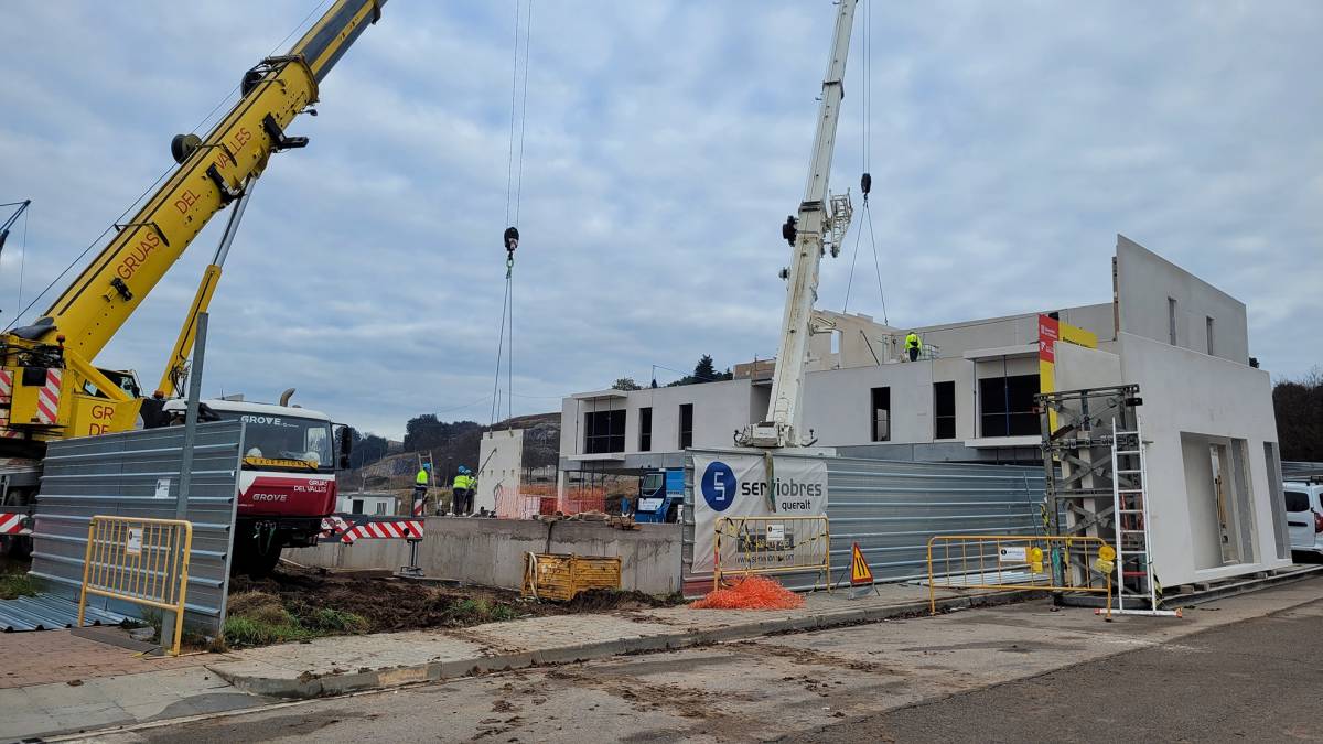 Els edificis d'habitatges de lloguer assequible de Gironella comencen a prendre forma