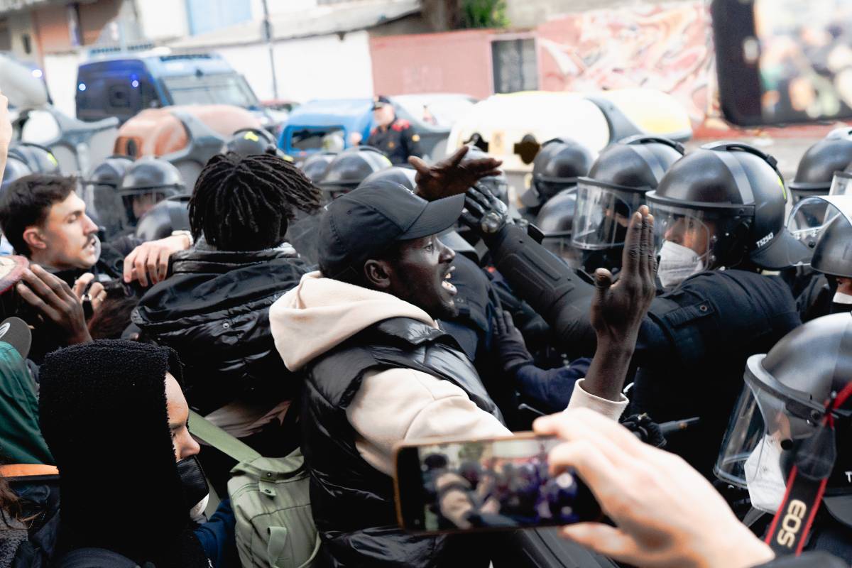 Desnonen 400 persones de cop a Badalona i Albiol (PP) treu pit d'un desallotjament sense solucions