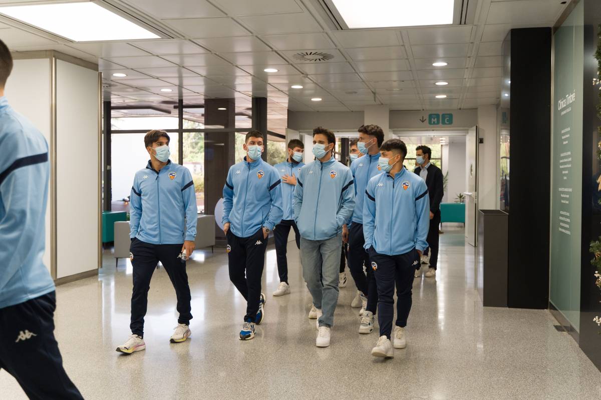 Visita dels jugadors del CE Sabadell als infants hospitalitzats - David Chao Visita dels jugadors del CE Sabadell als infants hospitalitzats