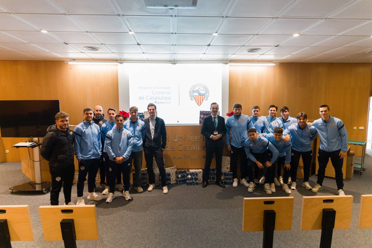 Fotografia d`equip amb el Dr. Joan Izquiero i Bruno Batlle - David Chao Fotografia d`equip amb el Dr. Joan Izquiero i Bruno Batlle