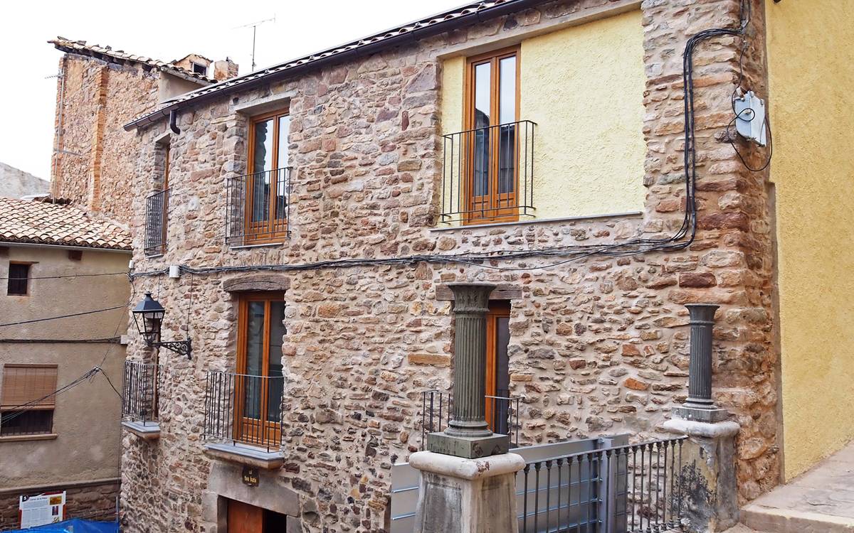 Cal Ton Bató es remodela per oferir lloguer social a famílies joves al Poble Vell de Súria