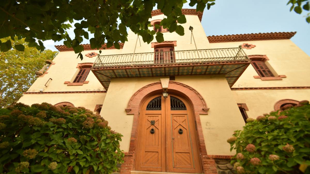 Les Mongies de Sant Esteve: d'escola religiosa a casal d'entitats autogestionat