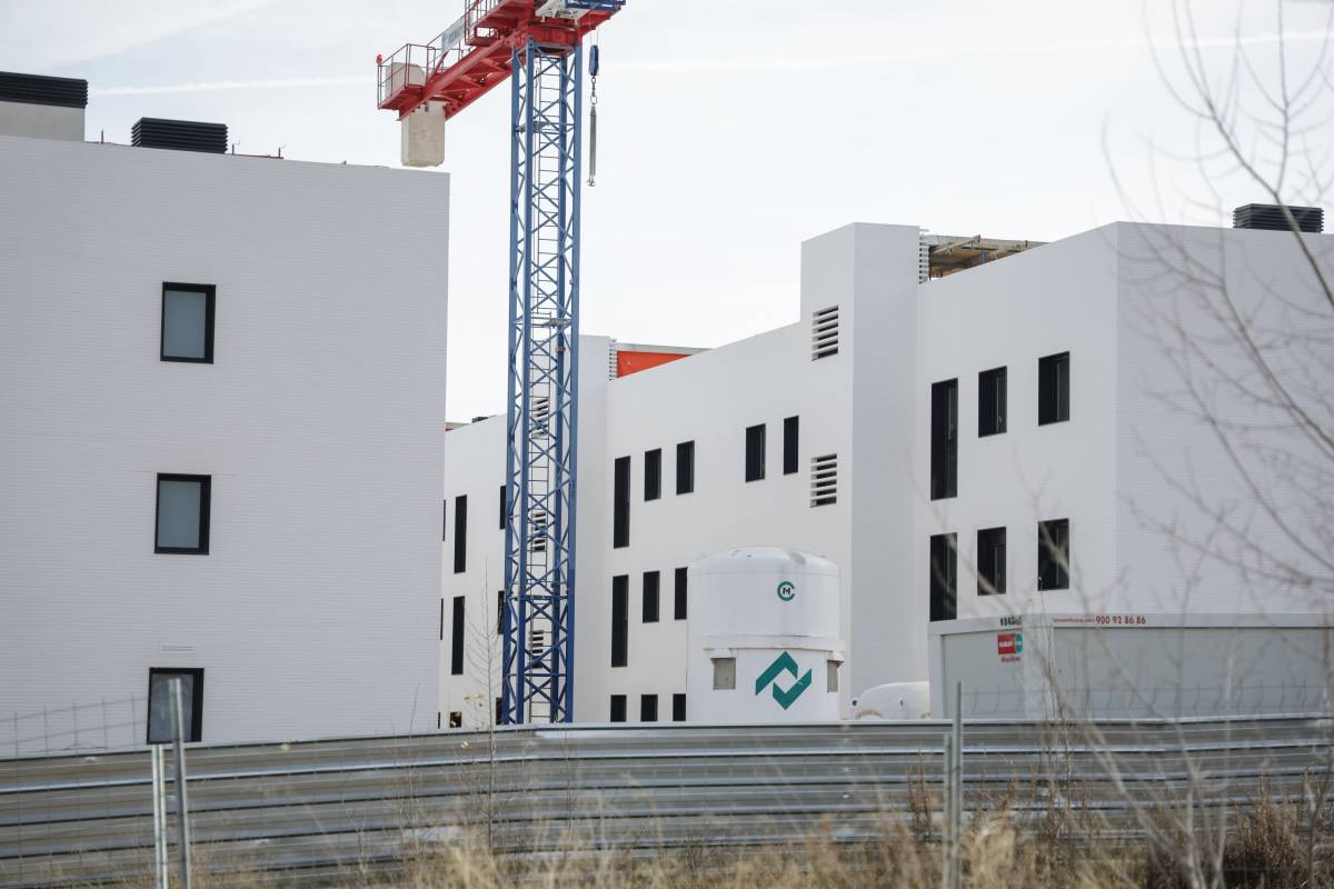 Edifici de pisos en construcció a Can Gambús, en imatge d`arxiu - VÍCTOR CASTILLO Edifici de pisos en construcció a Can Gambús, en imatge d`arxiu