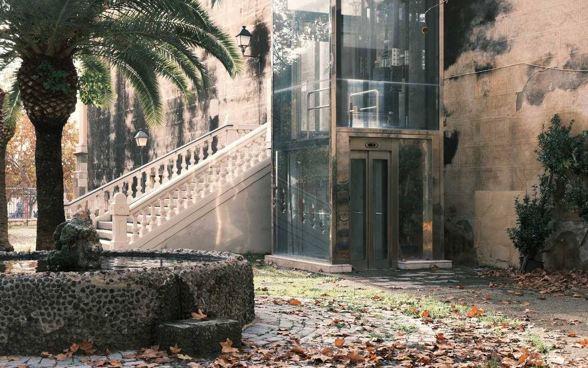 Cambrils recupera l'ascensor de l’ermita de la Mare de Déu del Camí