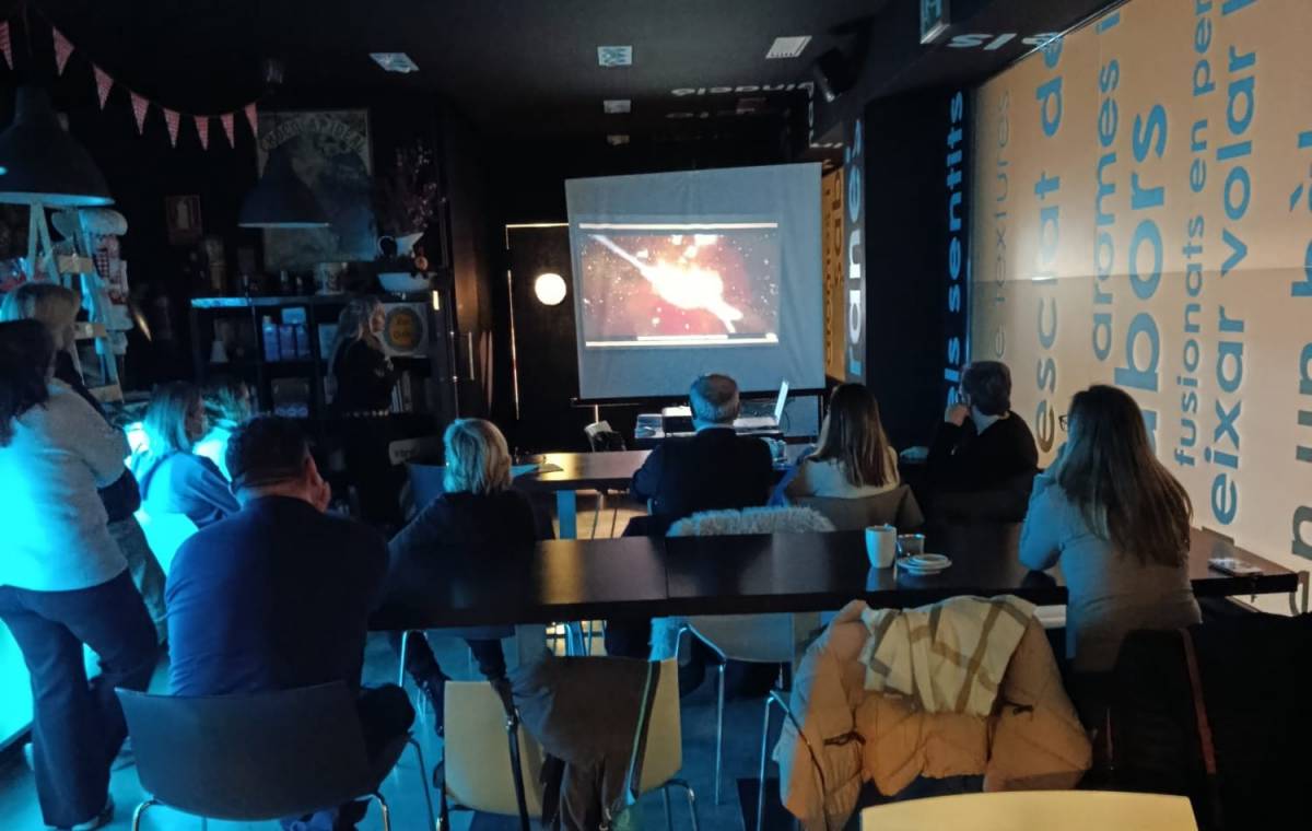 Durant la trobada, es va projectar un vídeo sobre l`univers