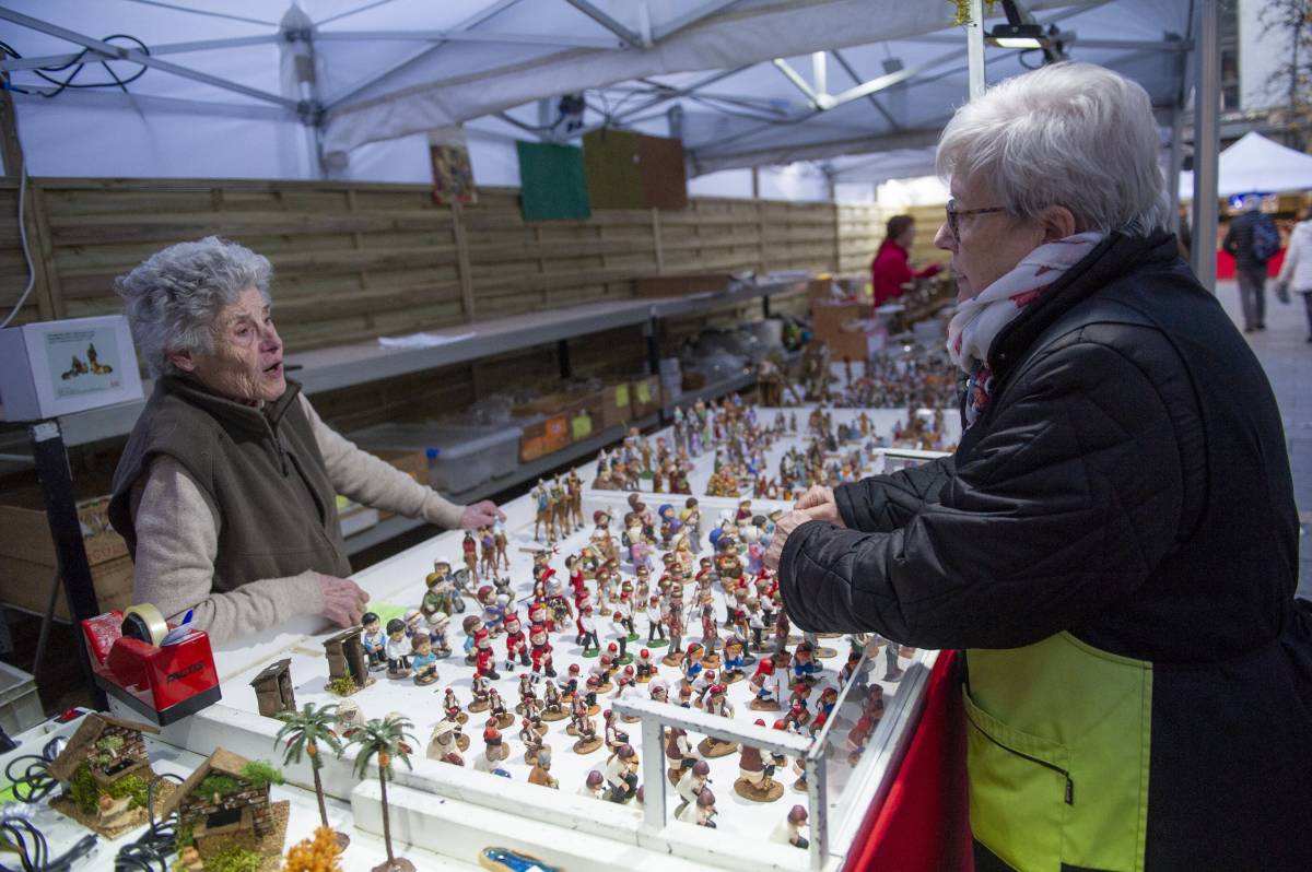 Una Fira de Santa Llúcia agredolça marcada per la pluja i els robatoris