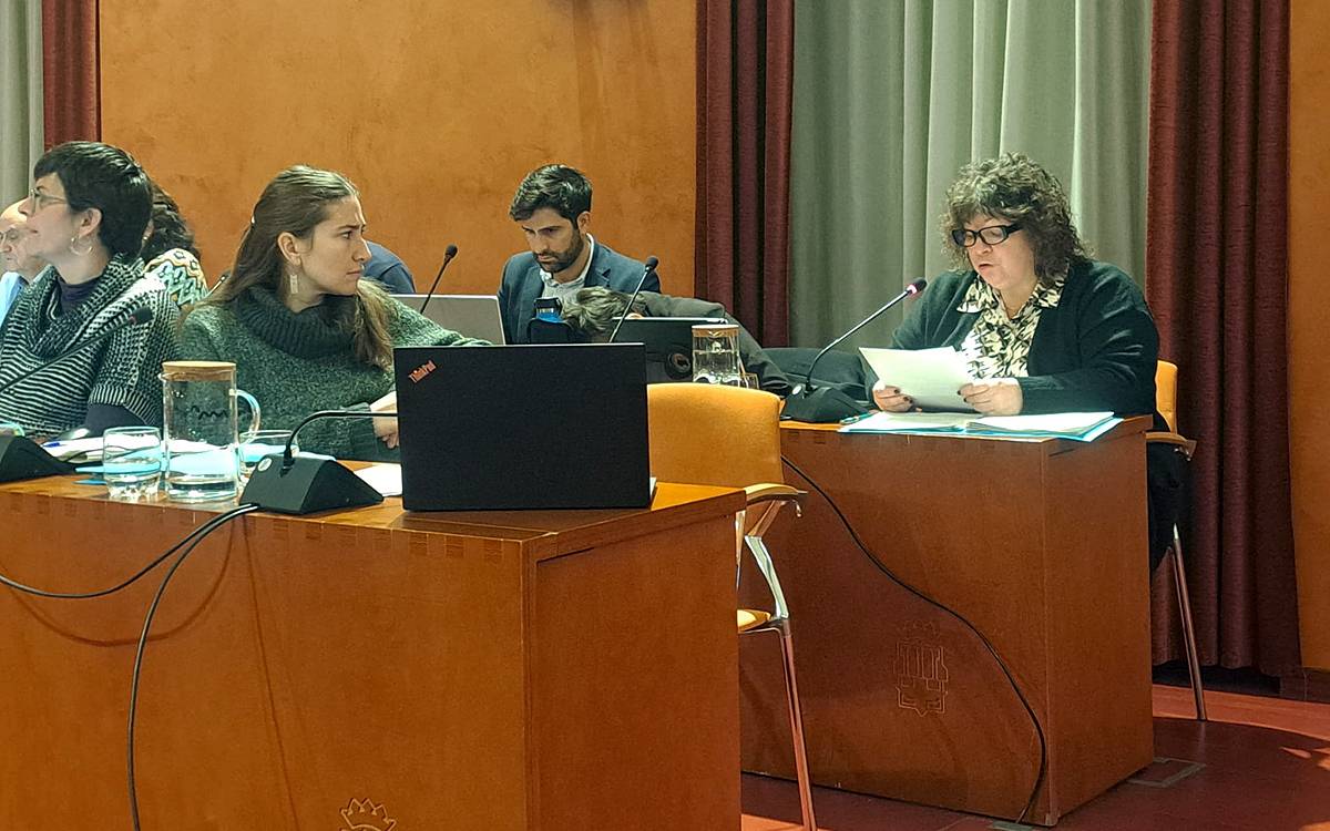 L'alcalde de Manresa talla a Vox arran de no haver condemnat dos feminicidis: «Lliçons, les justes»