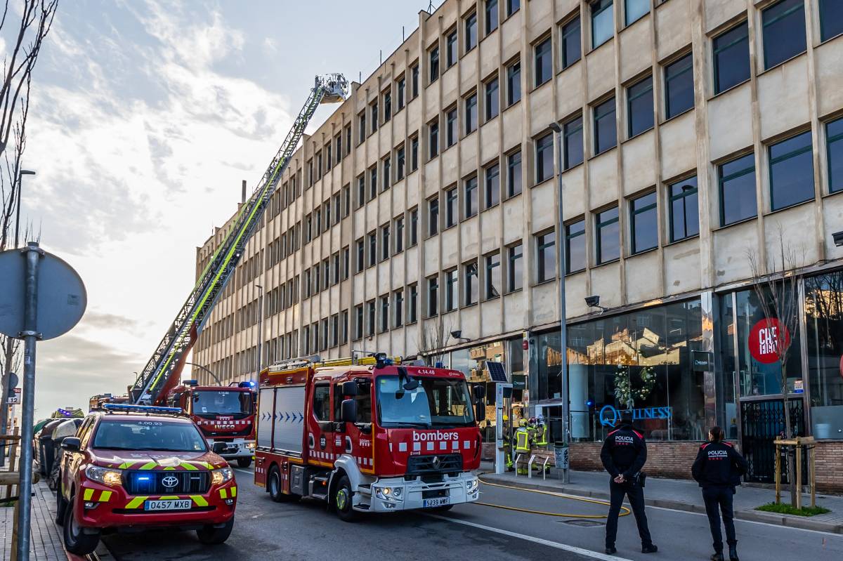 Ensurt pel desallotjament del QWellnes de Sabadell a causa d'un incendi a la sala de màquines 
