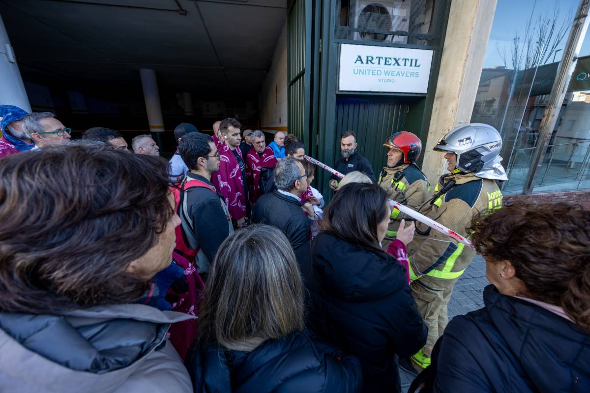 Intervenció dels bombers en un gimnàs de Sabadell - Juanma Peláez Intervenció dels bombers en un gimnàs de Sabadell