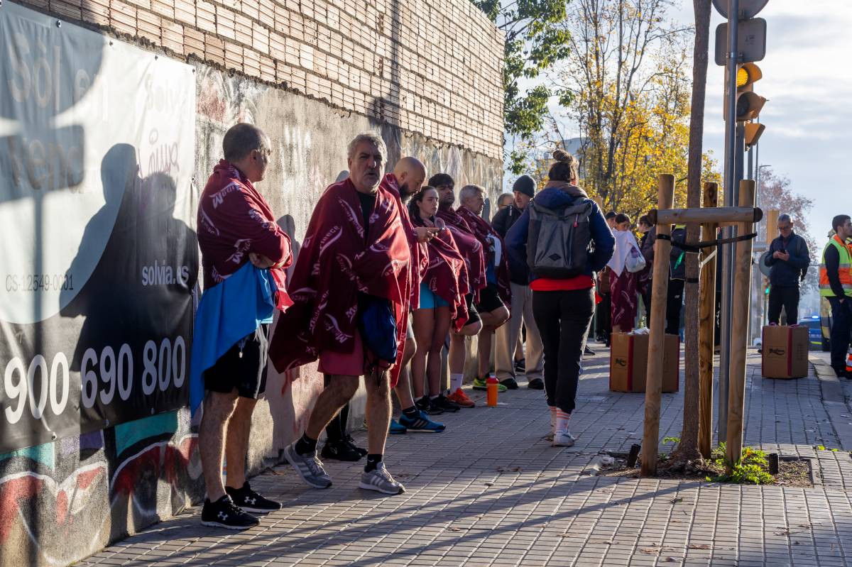 Intervenció dels bombers en un gimnàs de Sabadell - Juanma Peláez Intervenció dels bombers en un gimnàs de Sabadell