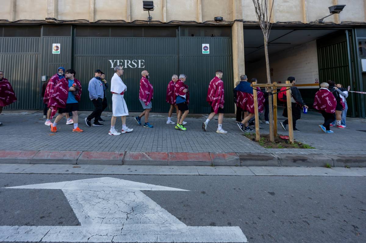 Intervenció dels bombers en un gimnàs de Sabadell - Juanma Peláez Intervenció dels bombers en un gimnàs de Sabadell